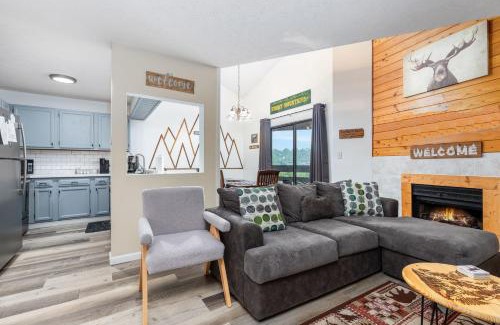 Gatlinburg Casa | Mountain Calling - Resort Pool, WIFIO, 685 FREE tickets each paid day!