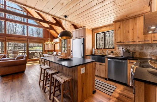 Gouldsboro Chalet De Esquí | Mountain Cabin: Outdoor Pool & Lake Access, Sauna