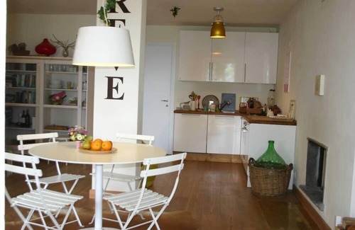 Sanico Chalet De Esquí | Mountain cottage overlooking Lake Como in the old village