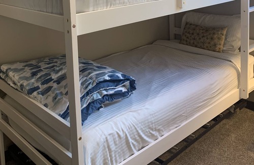 Keystone Chalet De Esquí | Mountain Chalet w private hot tub, walk to slopes. Pet Friendly. Sleeps 6