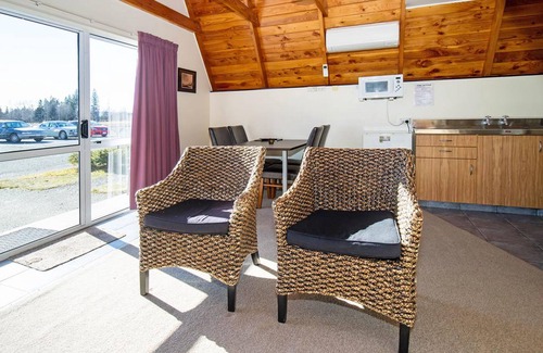 Twizel Hotel | Mountain Chalets Motel