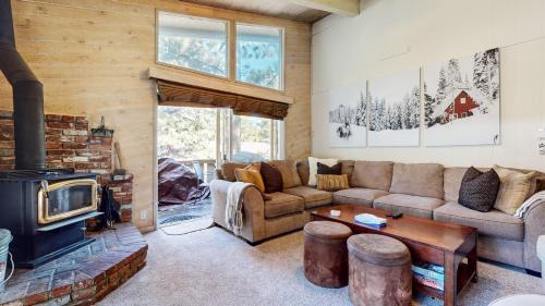 Mammoth Lakes Casa | Mountain Chateau Retreat - Desirable Resort 4 BDR