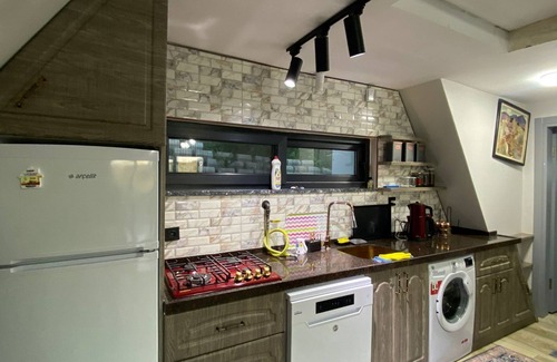 Kartepe Complejo | Mountain Cottage Havuzlu Dağ Evi/ Eşmeahmediye