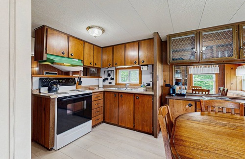 Lincoln Cabaña | Mountain cottage with private chimnea, W/D, off-site amenities - great location