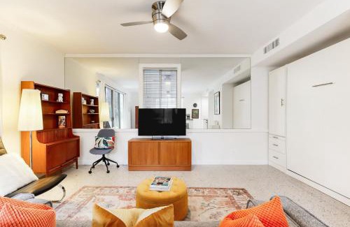 Indian Wells Hotel | Mountain Cove Modern