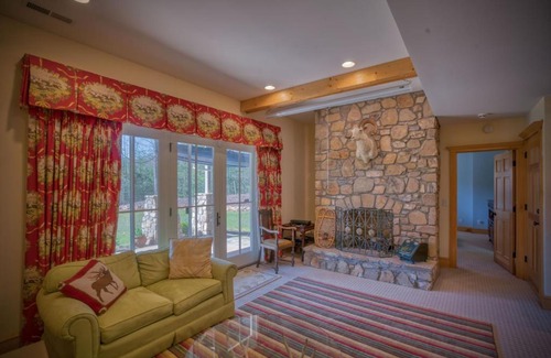 Mill Spring Casa | Mountain Dream 3 Bed, Sauna, & Stunning Views