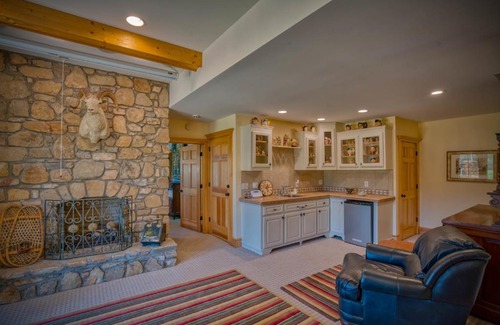Mill Spring Casa | Mountain Dream 3 Bed, Sauna, & Stunning Views