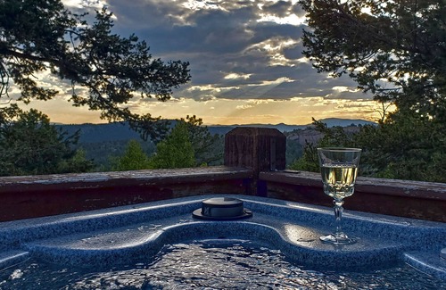 Cripple Creek Cabina | ¡Bañera de hidromasaje Mountain Dream! ¡Puntos de vista! ¡Intimidad! Mesa de billar, wifi