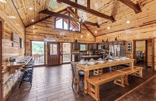 Caton Apartamento | ~LUXURY~ INDOOR POOL/GAZEBO/OUTDOOR FIREPLACE/GAME RM/GOLDEN TEE/ SAUNA/HOT TUB!