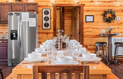 Caton Apartamento | ~LUXURY~ INDOOR POOL/GAZEBO/OUTDOOR FIREPLACE/GAME RM/GOLDEN TEE/ SAUNA/HOT TUB!