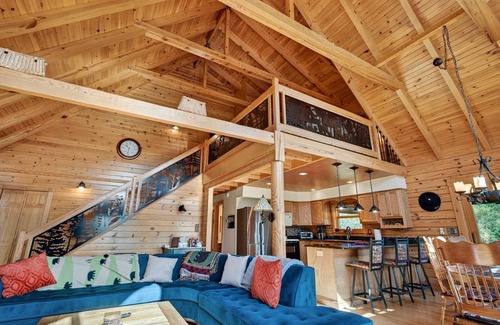Kirby Chalet De Esquí | Mountain Escape on 6 acres w Hot Tub & Privacy