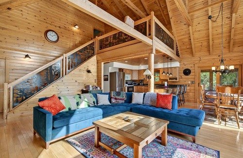 Kirby Chalet De Esquí | Mountain Escape on 6 acres w Hot Tub & Privacy