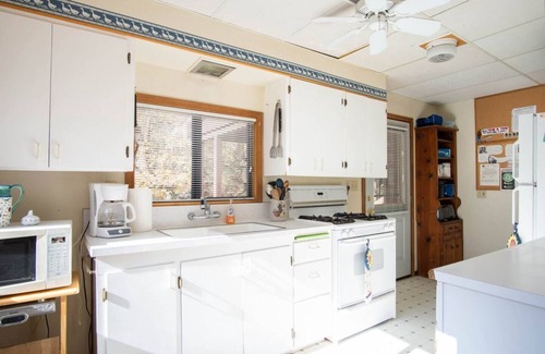 Springville Casa | Mountain Escape - Perfect for Families, Large Deck!