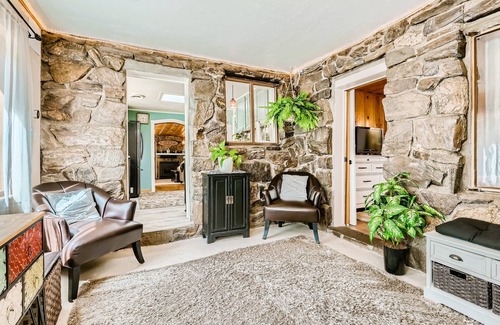 Idaho Springs Casa | ✨Mountain Escape ~With Hot Tub Near Mt Blue Sky✨
