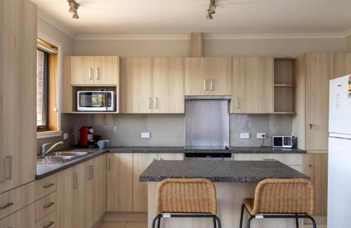 Deloraine Casa | Mountain Explorer - perfect base for exploring