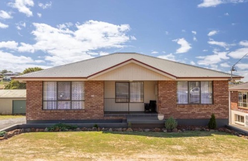 Deloraine Casa | Mountain Explorer - perfect base for exploring