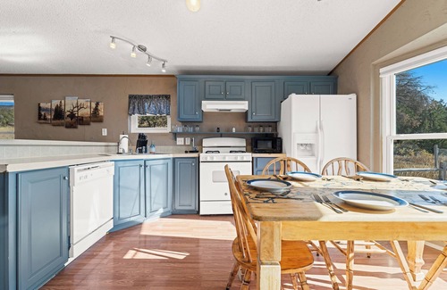 Canon City Otro | Mountain Farm Stay, Alpacas & Views, Royal Gorge 15min