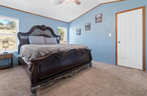 Canon City Casa | Mountain Farm Stay, Alpacas and Views, Royal Gorge 15min