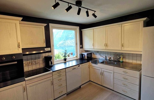 Hellesylt Apartamento | Mountain garden by the Geirangerfjord
