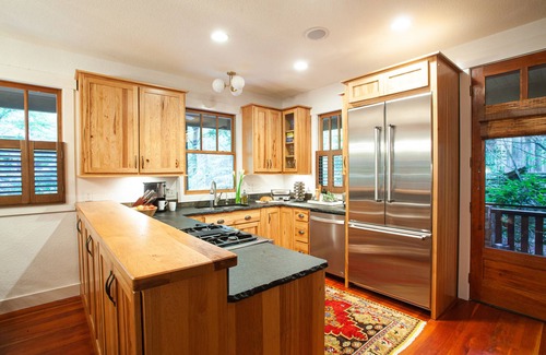 Cheshire Cabina | Idle Awhile: Village of Cheshire I Pet Friendly I Modern 3 BR / 3 BA Home
