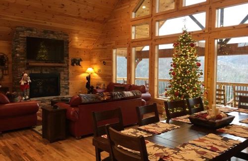 Gatlinburg Casa | Mountain Haven - Relax & enjoy AMAZING 180 Degree Views of Mt LeConte