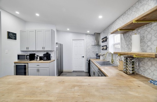 Tobyhanna Casa | Mountain Haven Retreat: Brand New 8BR/3BA Sleeps 18
