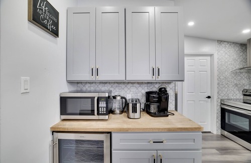 Tobyhanna Casa | Mountain Haven Retreat: Brand New 8BR/3BA Sleeps 18