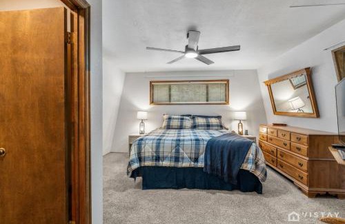 Duck Creek Village Casa | Mountain Haven w/Fire Pit & Private Cul-de-Sac