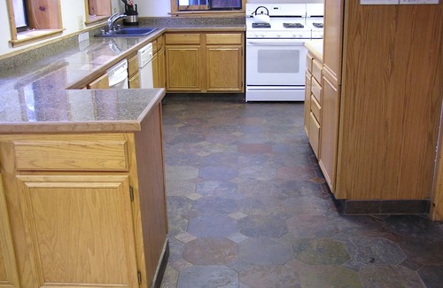 South Lake Tahoe Cabina | MOUNTAIN HOME LODGE TO A UNIQUE EXTENDED STAY ACRE+ FOR YOUR GROUP 8-40