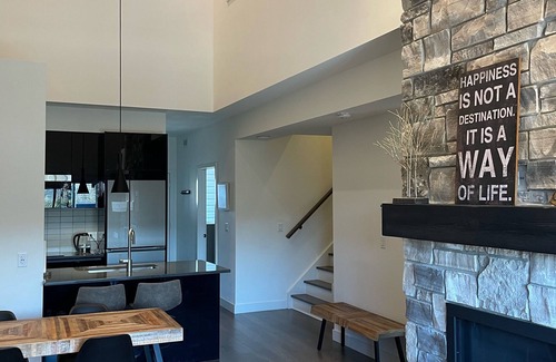 Collingwood Villa | Mountain House Escape