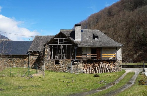 Sentein Casa | Mountain House with Beautiful Views and Real Fires