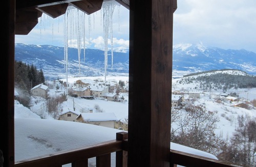 Egat Casa | Casa de montaña con jardín en un entorno natural y paisajístico sin igual