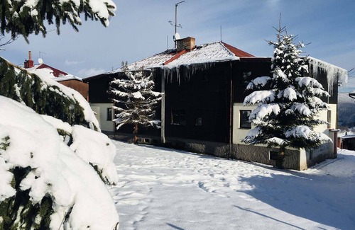 Jachymov Cabina | Mountain hut in the heart of the Erzgebirge for larger groups. Pet friendly!