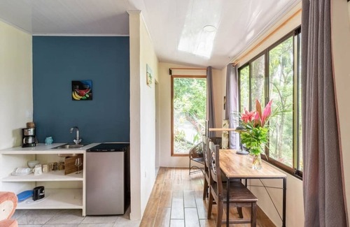 El Cerro Apartamento | Mountain Jungle Cozy Apartment - with POOL + WIFI + A/C
