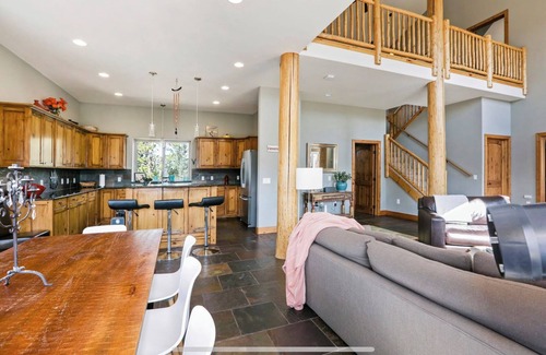 Idaho Springs Casa | Mountain Liv’n Modern 100% Off-grid Home with Amazing Views