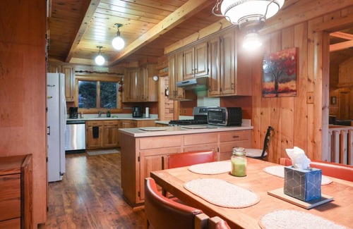 Natural Bridge Casa | Mountain Lodge: Heated Pool 83°
