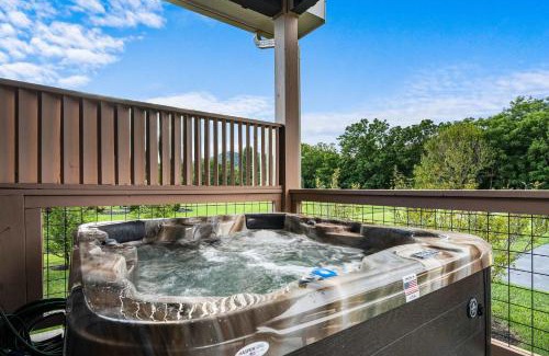 Gatlinburg - Pigeon Forge Casa | Mountain Luxury Private Resort Style Amenities