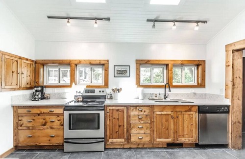 Woodfin Casa | Mountain Majesty: Luxe Lodge on 4 Acres, Asheville