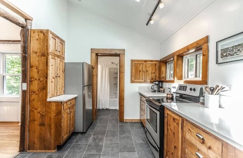 Woodfin Casa | Mountain Majesty: Luxe Lodge on 4 Acres, Asheville