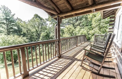 Woodfin Casa | Mountain Majesty: Luxe Lodge on 4 Acres, Asheville