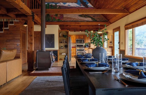Lansing Casa | Mountain Mama Cabin Luxury Getaway on NR Gorge Rim! Hot+Cold Tubs/Sauna/Games