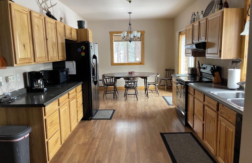 Deadwood Cabina | Mountain Meadow Vista