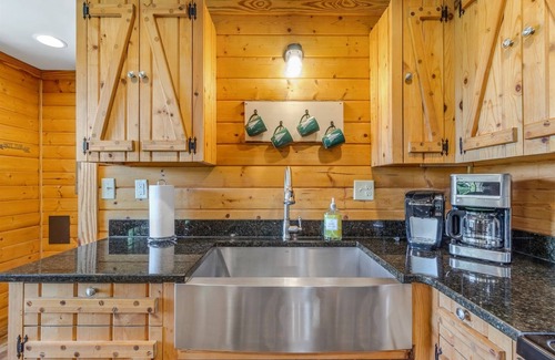 Stanardsville Cabina | Mountain Mist | 2 Bed, 2 Bath