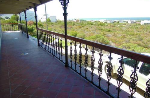 Betty's Bay Casa | Mountain Mist