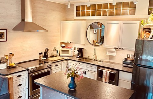 Weaverville Casa | Mountain Nest, Beautiful Views, 1 Bedroom Ground Level Apartment