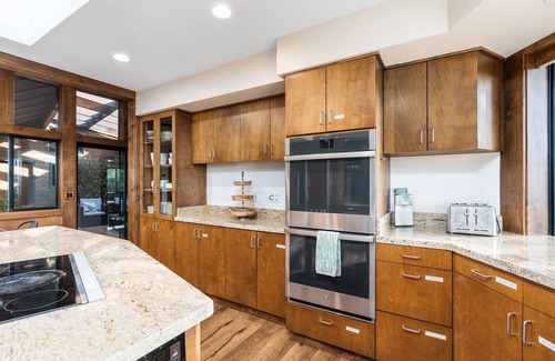 Oakhurst Cabina | Mountain Oasis! Indoor Hot Tub, Game Room, VIEWS!