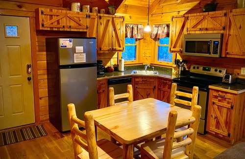 Stanardsville Cabina | Mountain Paradise | 1 Bed, 2 Bath