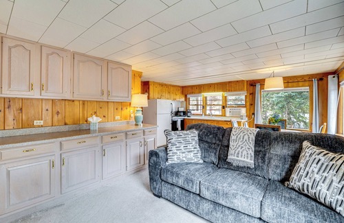 Cascade Cabina | Mountain Retreat at Base of Pikes Peak!