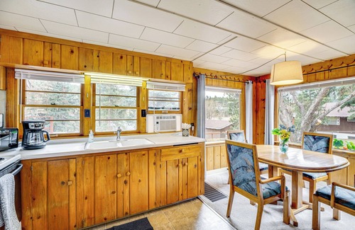 Cascade Cabaña | Mountain Retreat at Base of Pikes Peak!