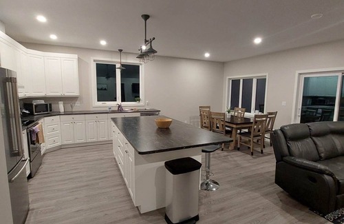 Malakwa Casa | Mountain Retreat Between Revelstoke & Sicamous - Sled, Ski, Hike, Fish, Relax